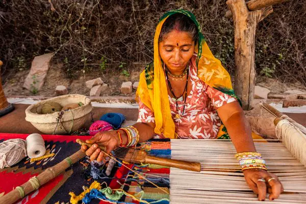 Woman Weaving Www.istockphoto.comgbphotoindian Woman Weaving Textiles In Rajasthan Gm539282343 59151102 Hadynyah 1 Daily Current Affairs Update | 28 September 2021